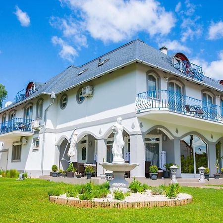 Margret Haus Bed & Breakfast Balatonfured Bagian luar foto