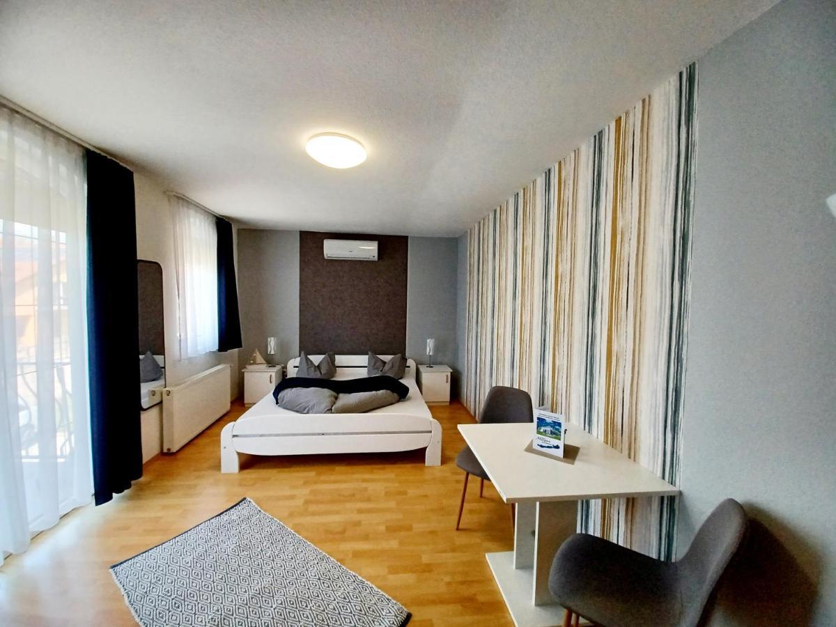 Margret Haus Bed & Breakfast Balatonfured Bagian luar foto