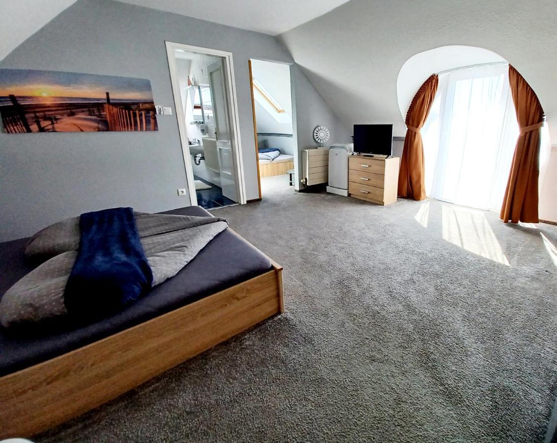Margret Haus Bed & Breakfast Balatonfured Bagian luar foto