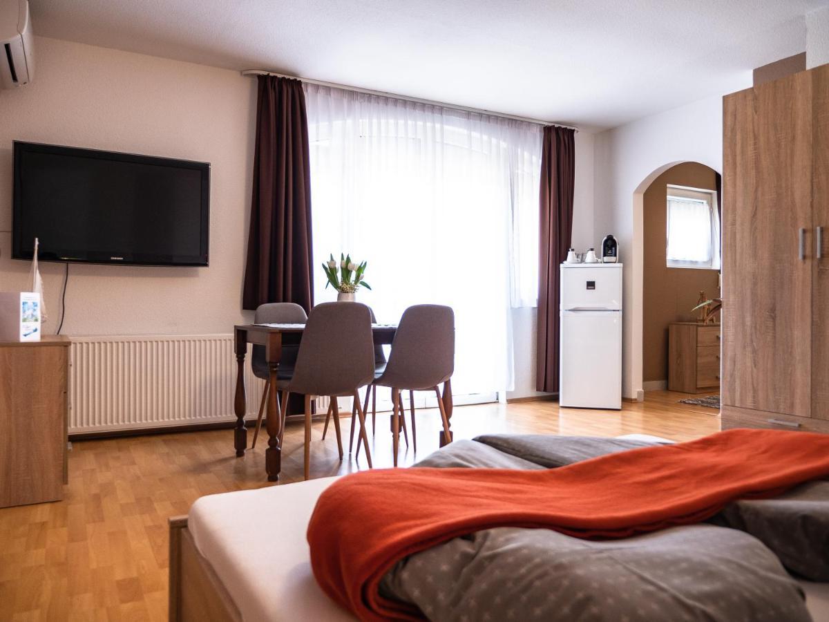 Margret Haus Bed & Breakfast Balatonfured Bagian luar foto