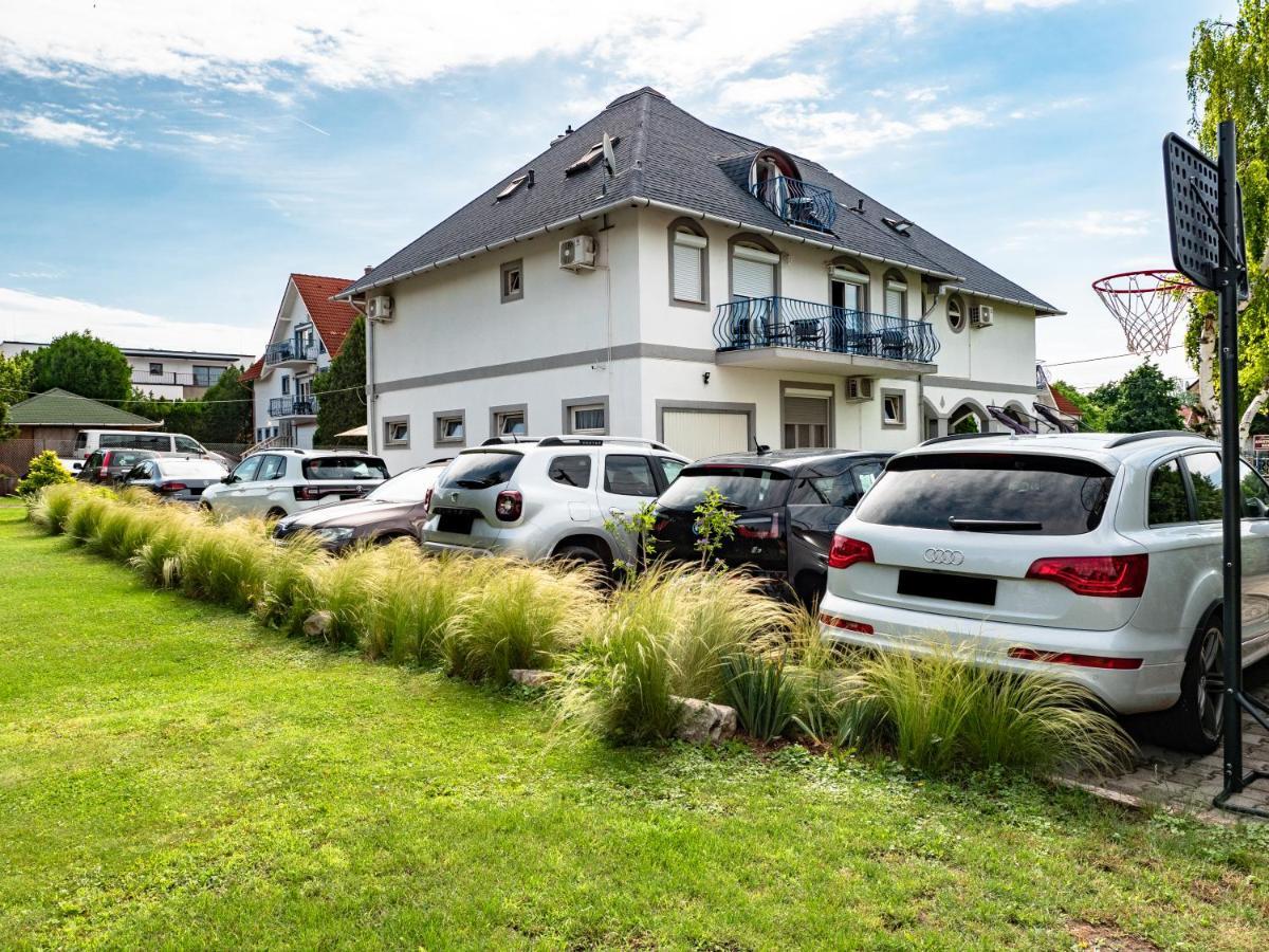 Margret Haus Bed & Breakfast Balatonfured Bagian luar foto